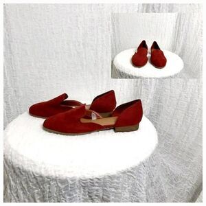 Universal Thread Red Faux Suede Flat Shoes Size 11